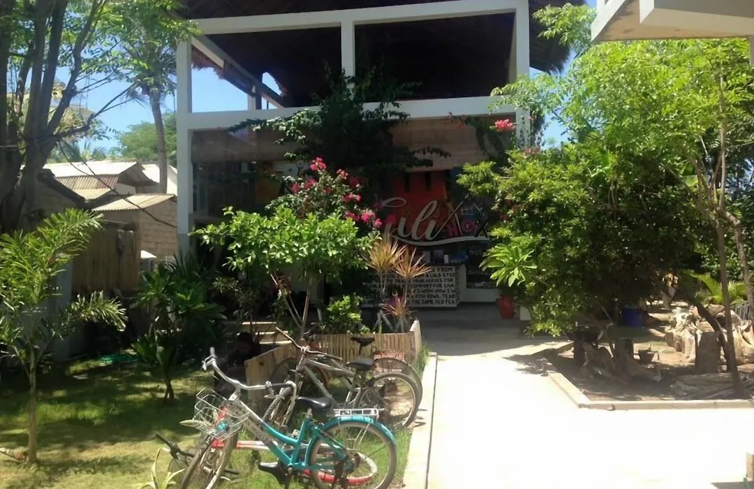 Gili Beach Bum Hostel-1